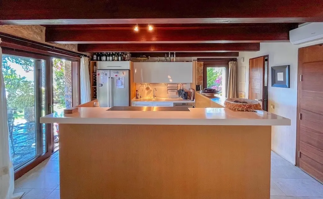 Fitted kitchen